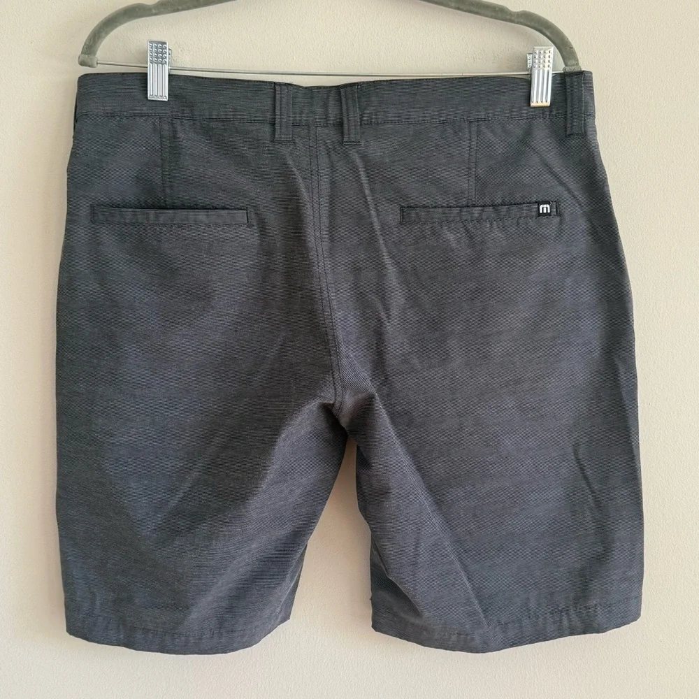 Travis Matthew 9” shorts